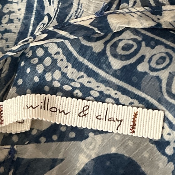 Willow & Clay Blue Cream Asymmetrical Blouse - Picture 3 of 5